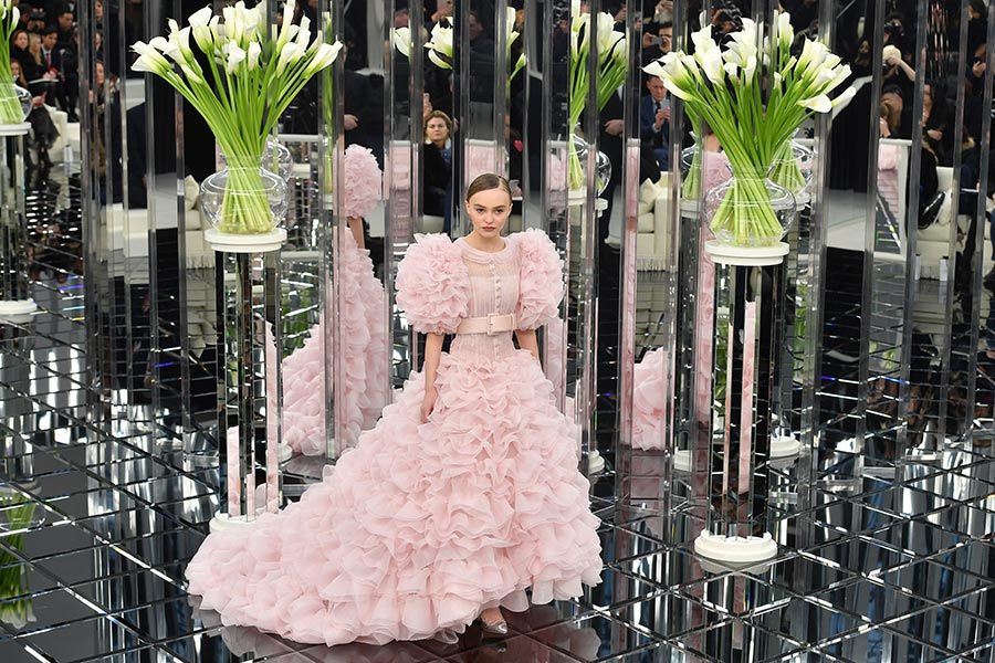 PIC] Lily-Rose Depp's Chanel Dress: Stunning Pink Ruffled Gown At