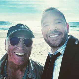 Donnie Wahlberg and Jimmy Buffet in a selfie