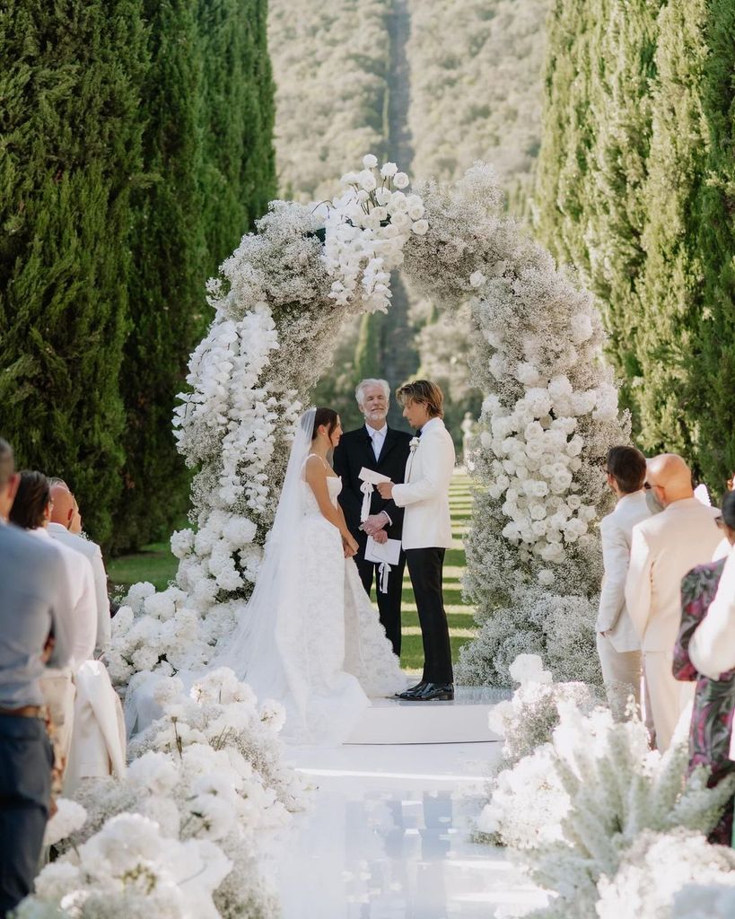 Millie's wedding dress had an amazing train