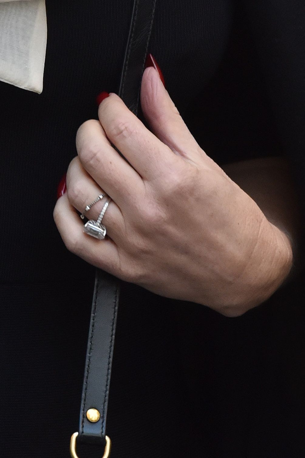 Amanda Holden's diamond engagement ring close up 