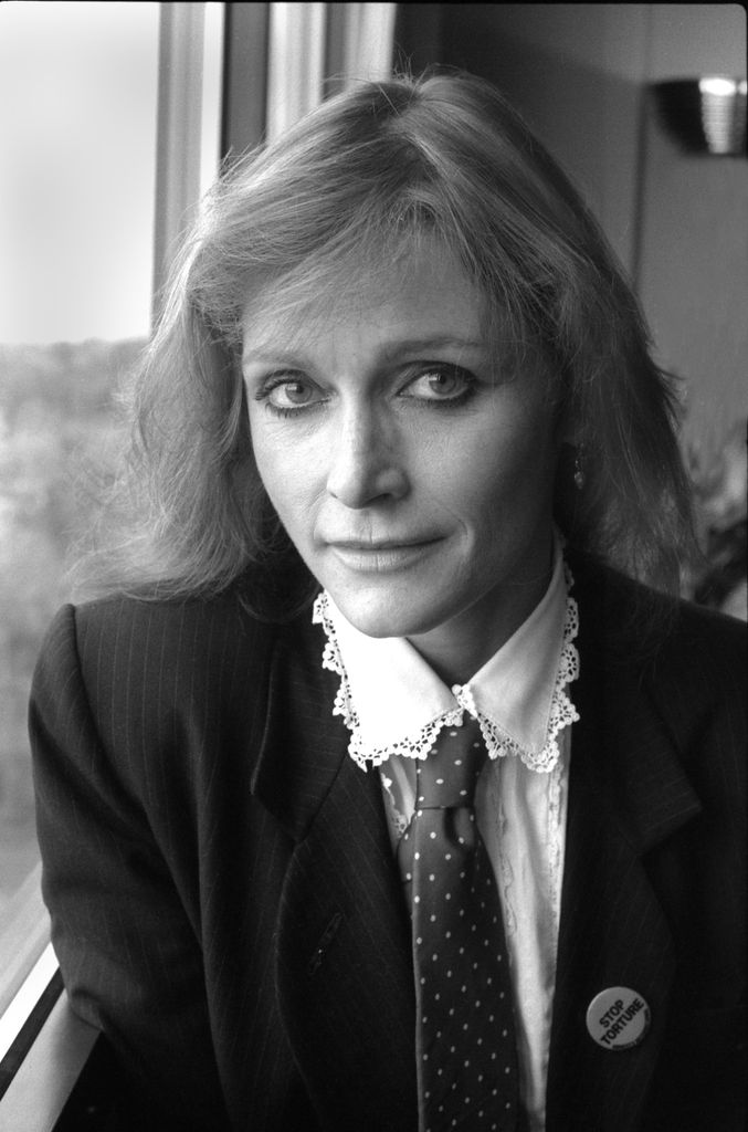 TALLAHASSEE, FL - JANUARY 19:  Actress Margot Kidder poses while making an appearance for Amnesty International on January 19, 1988  in Tallahassee, Florida. (Photo by Mickey Adair/Getty Images)