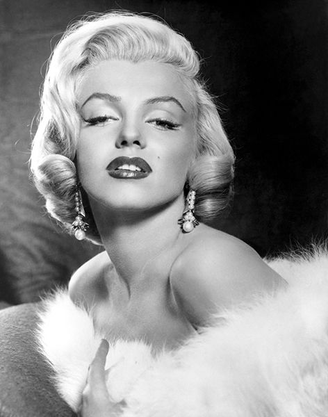 Marilyn Monroe White Fluffy Dress