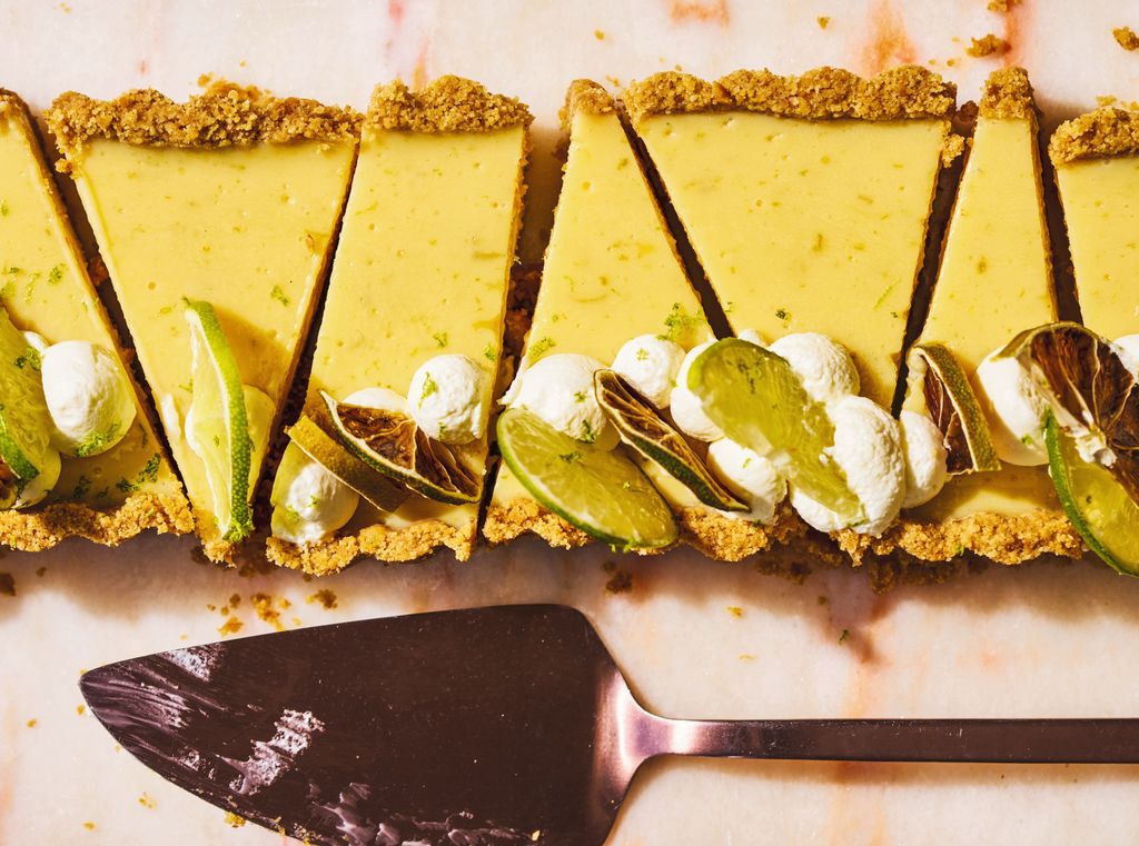 Key-lime-pie-decorated-with-cream