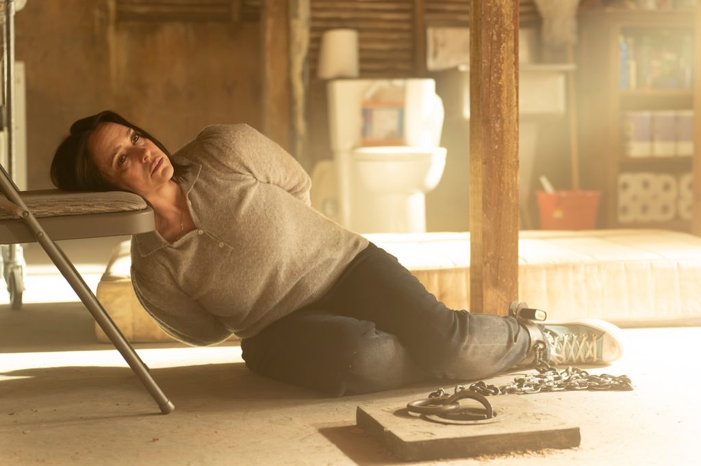 Jennifer Love Hewitt as Maddie Han on 9-1-1, 2024