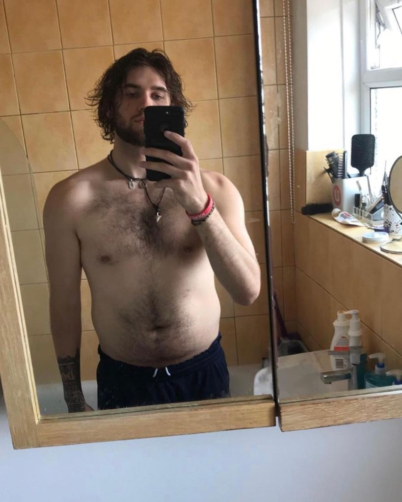 Zachariah shares mirror selfie as part of his transformation
