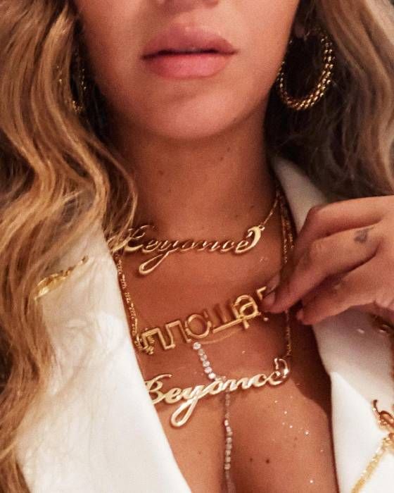 beyonce nameplate necklaces