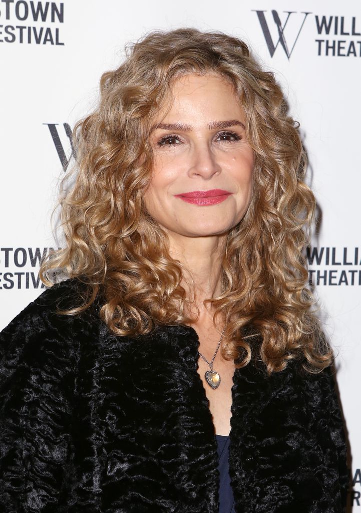 Kyra Sedgwick curly hair back in 2015