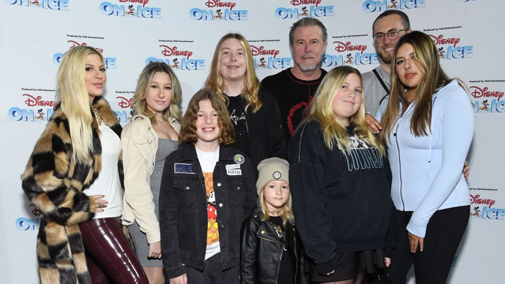 Tori Spelling, Dean McDermott and their five children at Disney on Ice. 