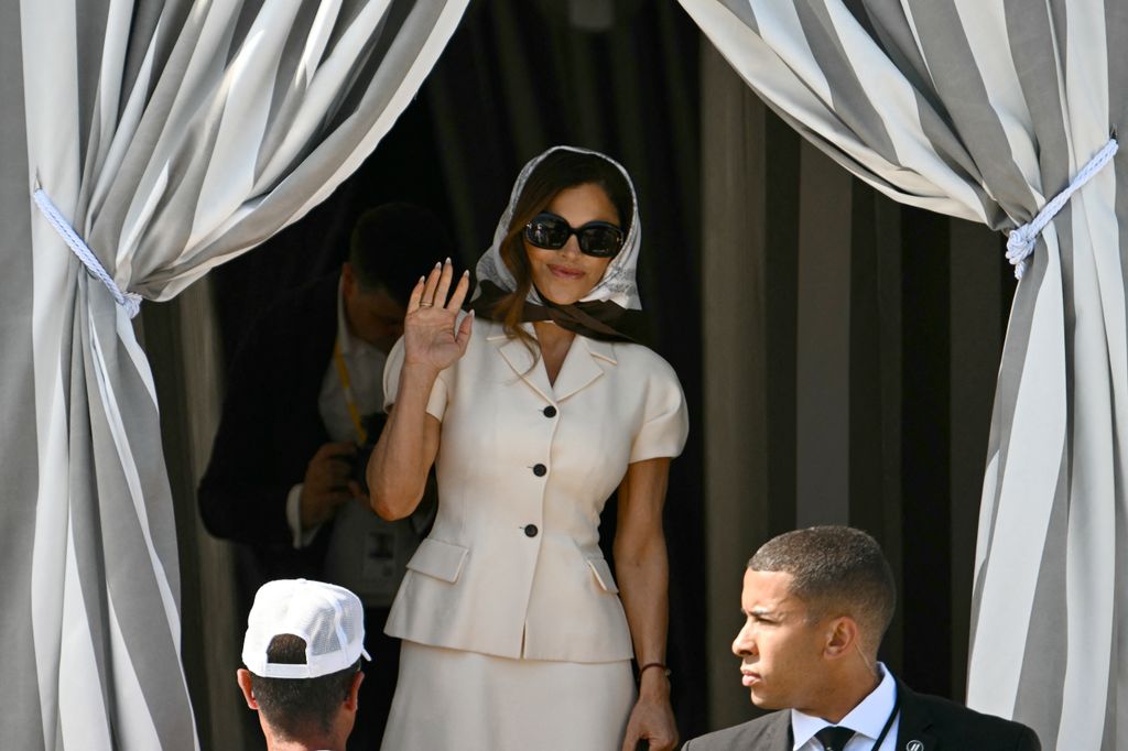 Lauren Sanchez leaves the Aman Hotel in a elegant tailored number  