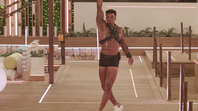 Amber breaks down in the Love Island villa over Michael – but does he ...