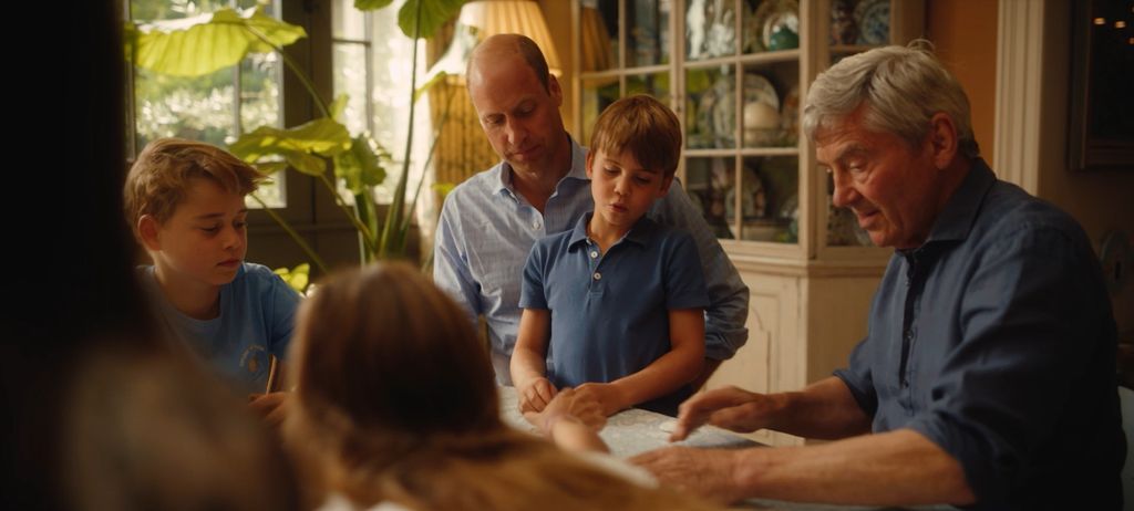 Michael Middleton playing cards with Prince William, Prince Louis and Prince George