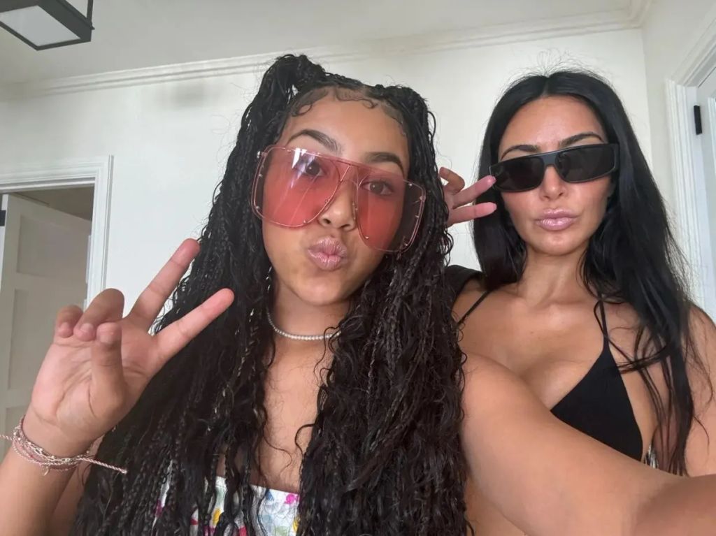 North with her mom Kim on holiday