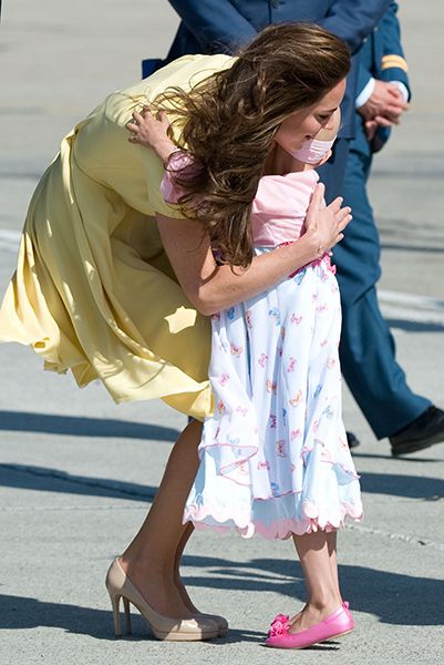 kate middleton hugs little girl in canada