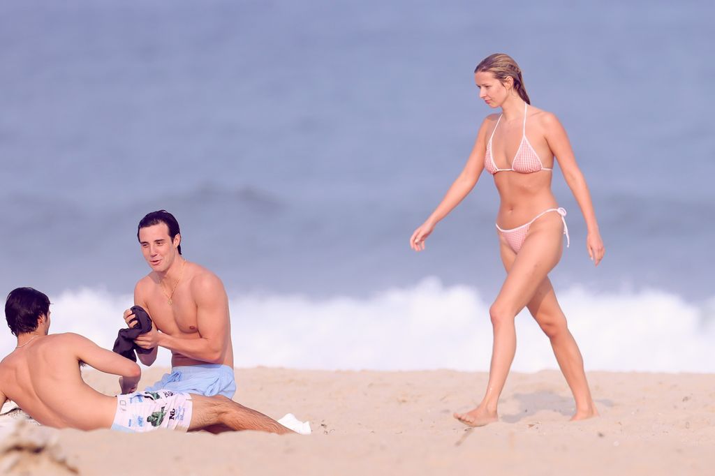 apple martin beach day