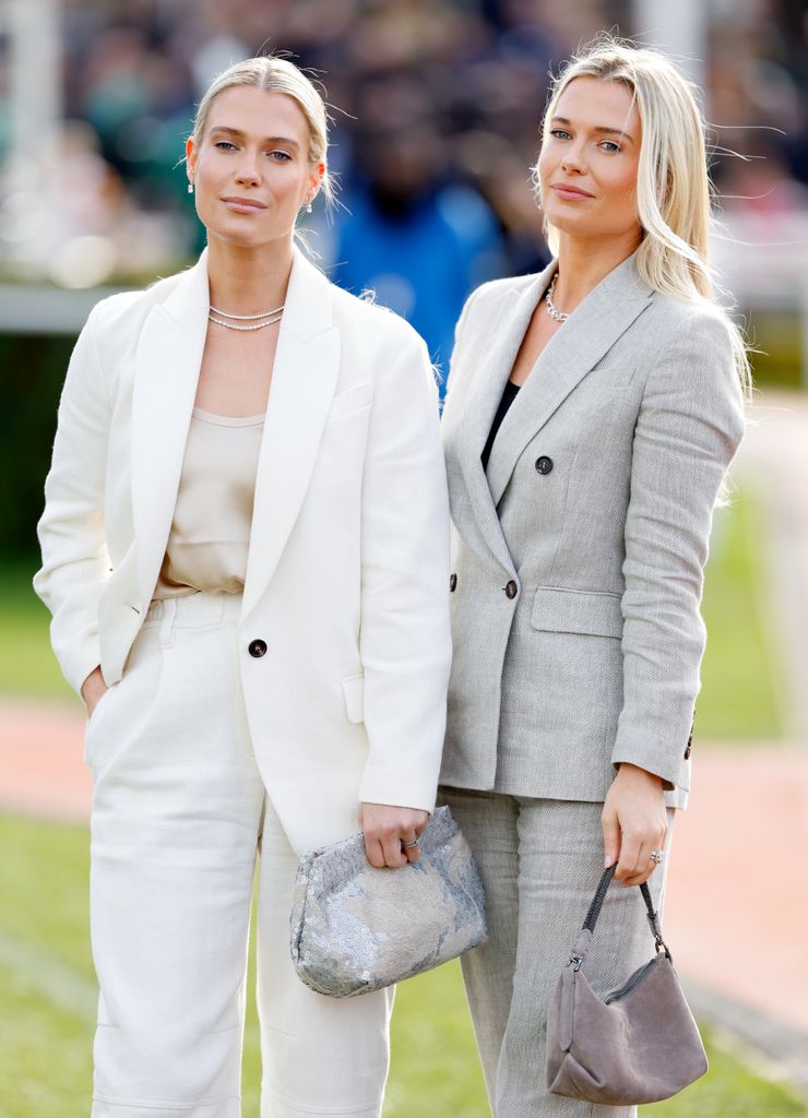 Amelia Spencer, la nièce imitatrice de la princesse Diana, ramène le style des années 80 avec un ourlet le plus court à ce jour 3 Lady Amelia Spencer et Lady Eliza Spencer Festival de Cheltenham