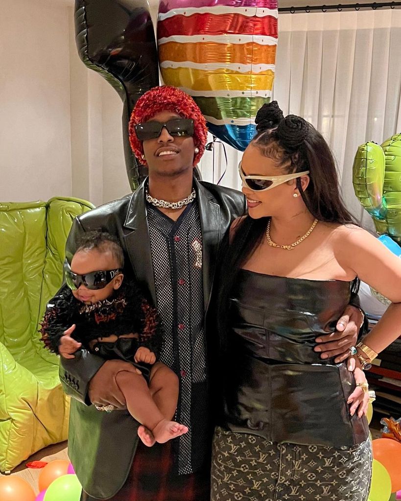 Rihanna com a família