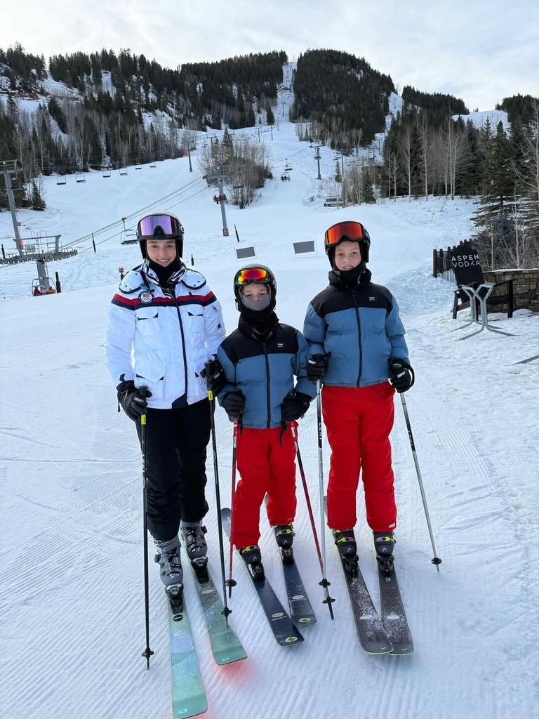 Ivanka Trump's three kids skiing