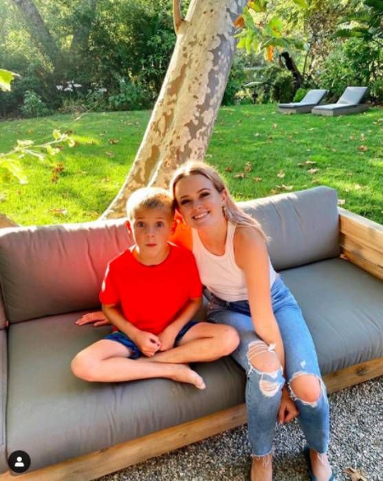 reese witherspoon daughter ava inside garden