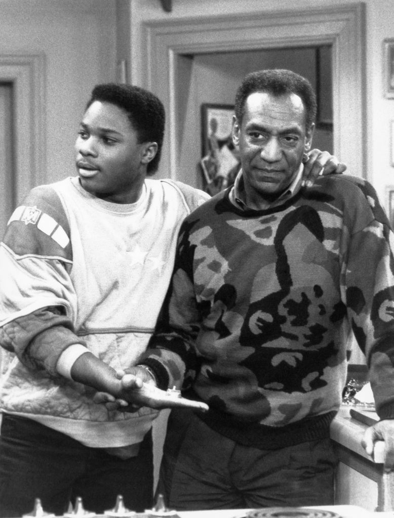 Malcolm-Jamal Warner en tant que Theodore 'Theo' Huxable, Bill Cosby en tant que Dr Heathcliff 'Cliff' HUXTABLE sur The Cosby Show, 1987
