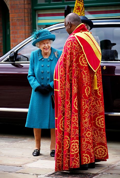 queen arrival manchester cathedral