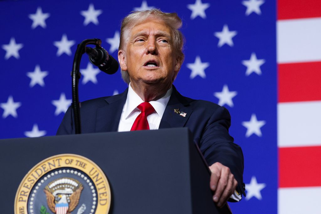 President Donald Trump speaks to senior military leaders at Marine Corps Base Quantico on September 30, 2025 in Quantico, Virginia. In an unprecedented gathering, almost 800 generals, admirals and their senior enlisted leaders have been ordered into one location from around the world on short notice
