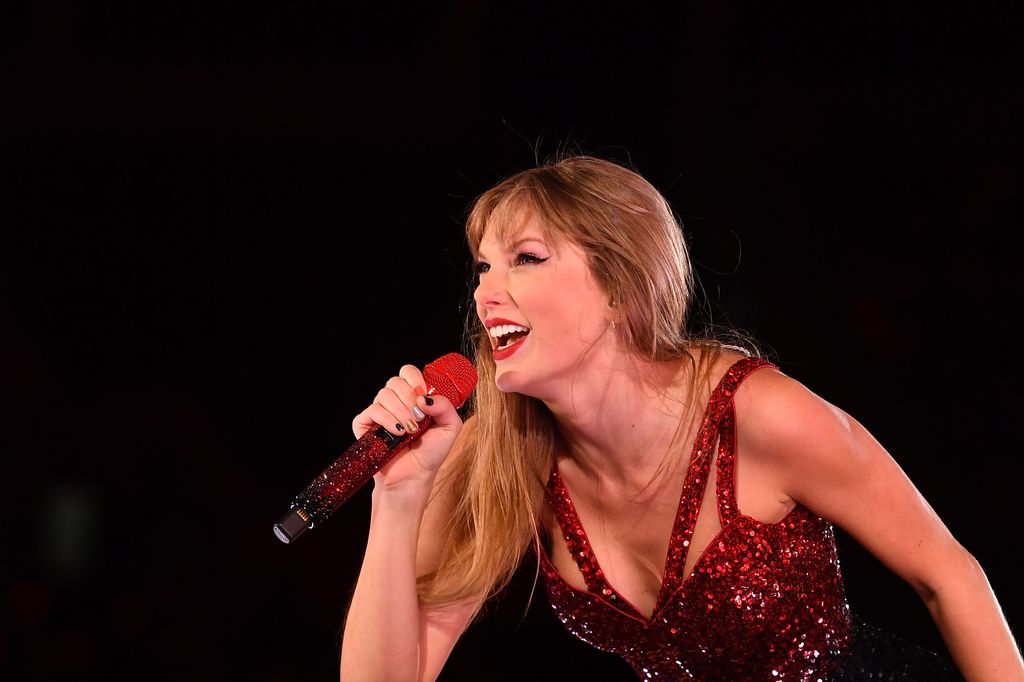 Taylor Swift performs onstage during " Taylor Swift | The Eras Tour" at Estadio MÃ¡s Monumental Antonio Vespucio Liberti on November 09, 2023 in Buenos Aires, Distrito Federal.