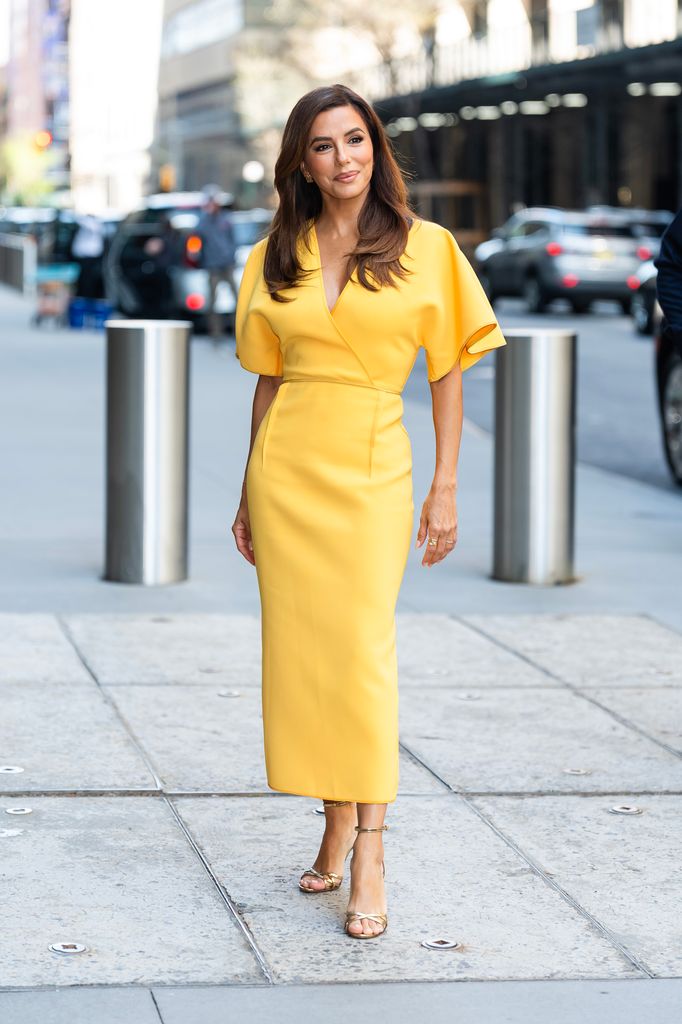 Eva Longoria, de 50 años, siempre disfruta de la moda