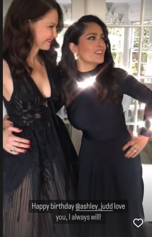Ashley Judd and Salma Hayek in black dresses