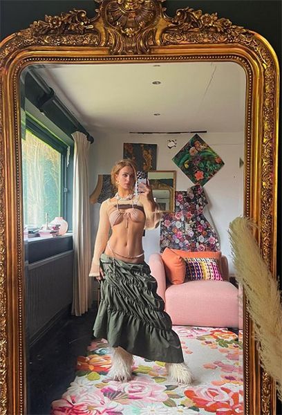 Maisie Smith showcasing physique