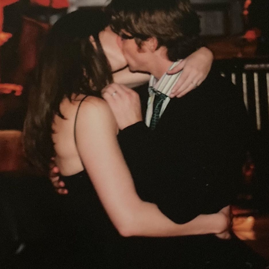julia roberts kissing husband danny moder