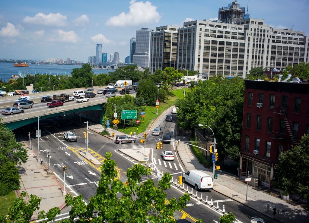 Traffic from Atlantic Avenue moves up a ramp onto the Brooklyn Queens Expressway 