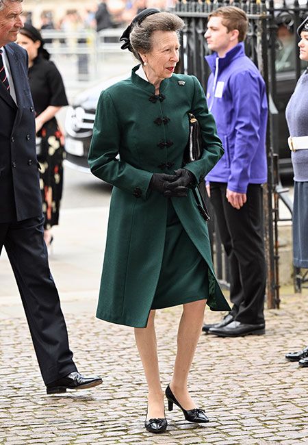 Princess Anne looks elegant in emerald for Prince Philip's memorial ...