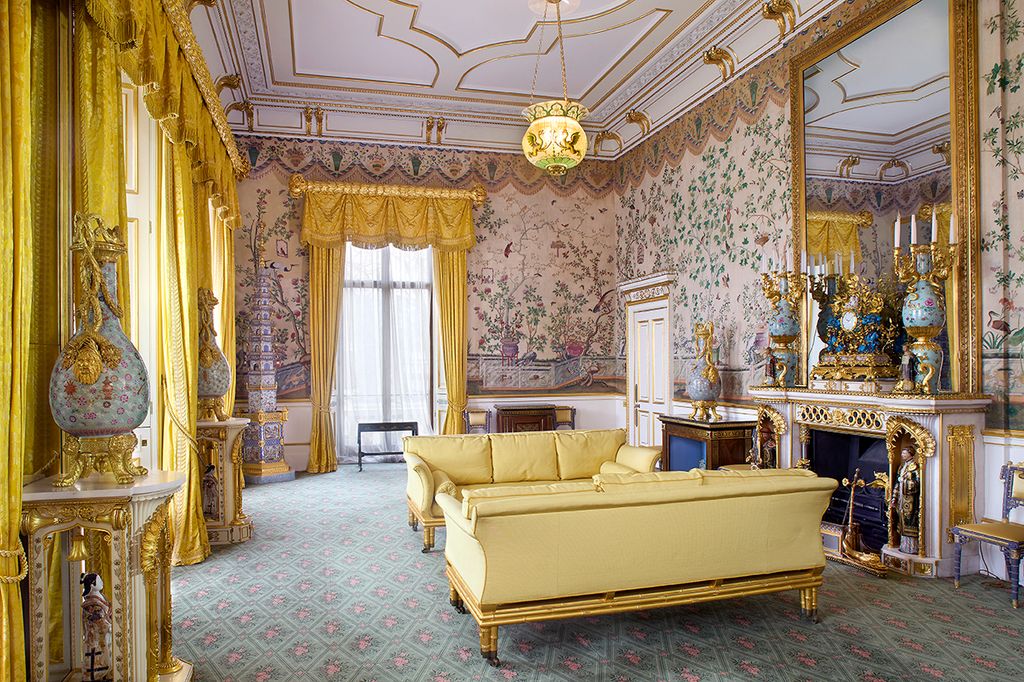 Yellow Drawing Room at Buckingham Palace