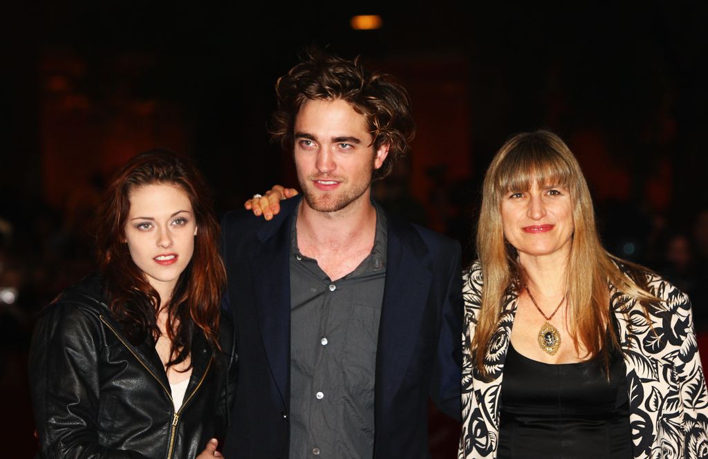 Actress Kristen Stewart , actor Robert Pattinson, director Catherine Hardwicke attend the Twilight premiere in 2008