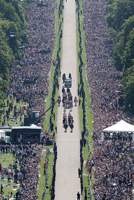 royal wedding crowds windsor