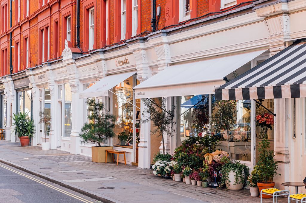 Elegant boutique shops on Chiltern Street in chic Marylebone neighbourhood, London, England, UK