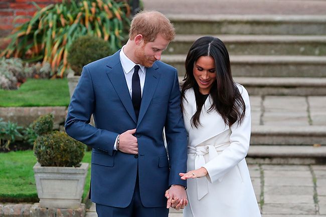meghan markle looking engagement ring