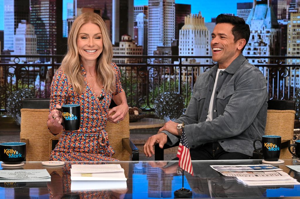 Kelly Ripa in the Live studios 