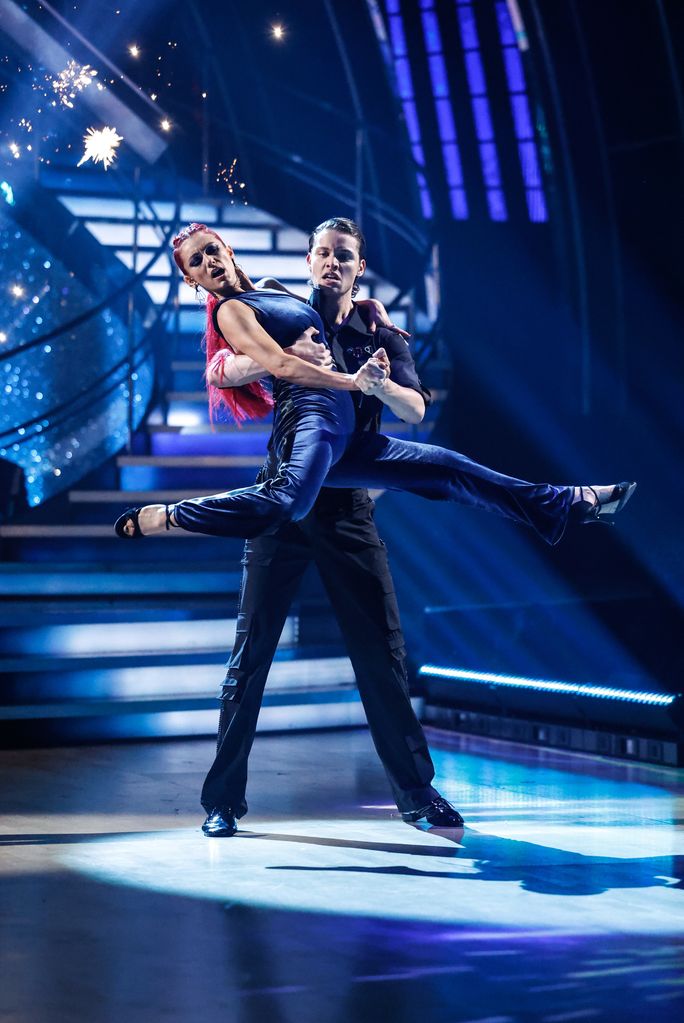 couple dancing on strictly 
