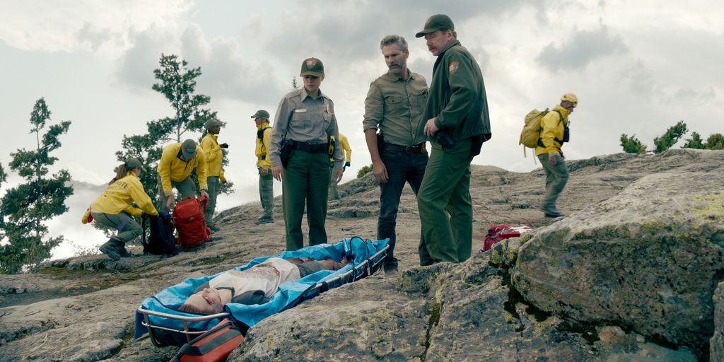 Lily Santiago as Naya Vasquez, Eric Bana as Kyle Turner, William S. Smillie as Bruce Milch in episode 101 of Untamed