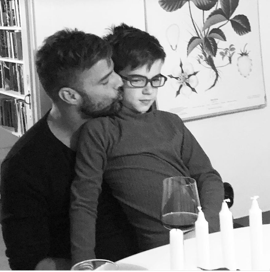 Ricky Martin kissing son