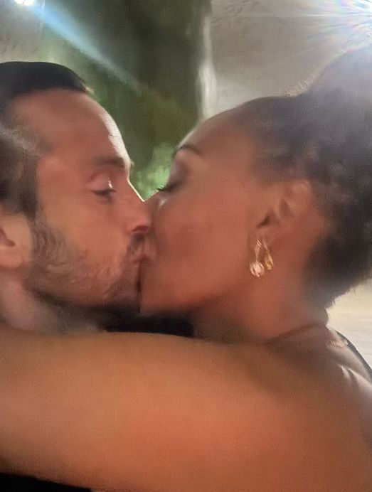 Mel B and Rory McPhee kissing