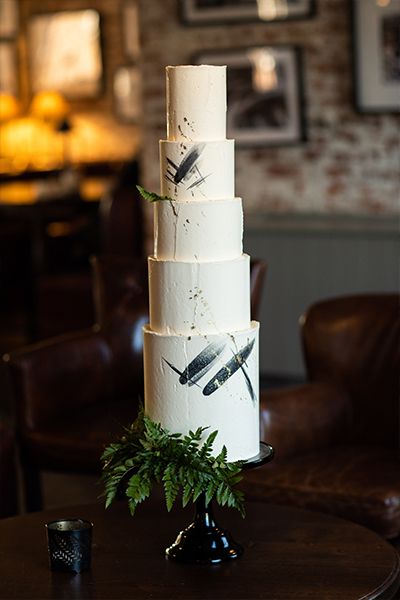 win wedding cake
