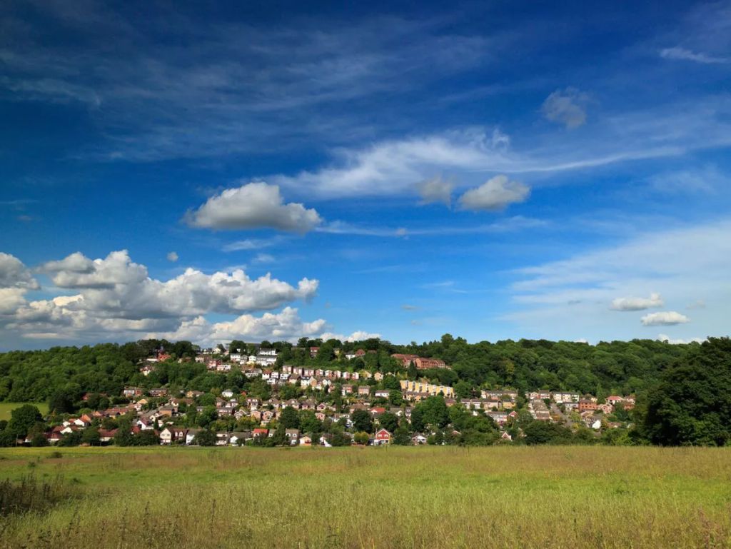 Biggins Hill is a small town in the UK where Tom enjoys peace and tranquility