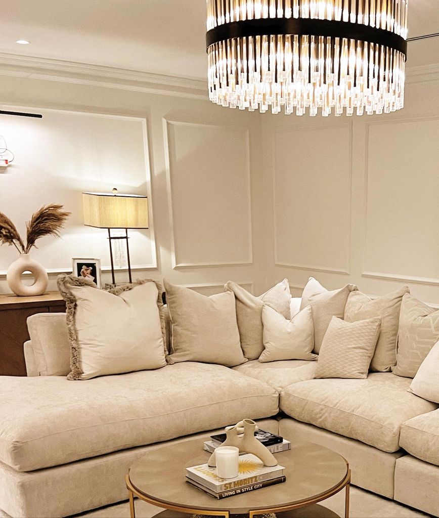 Mark and Michelle have shared pictures of their neutral living room
