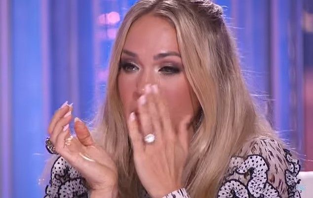 carrie underwood crying american idol