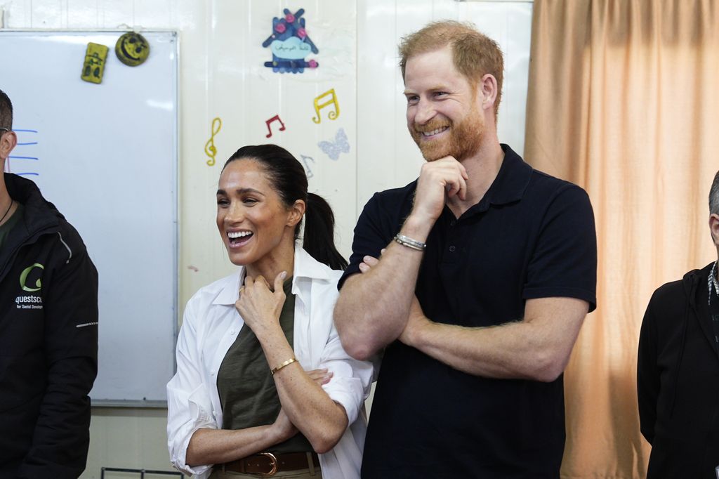 Pourquoi le prince Archie et la princesse Lillibet ne peuvent pas rejoindre leurs parents, le prince Harry et Meghan Markle en Jordanie 4 Le duc et la duchesse de Sussex participent à une table ronde de l'Organisation mondiale de la santé avec les principaux donateurs et partenaires humanitaires à Amman, en Jordanie.