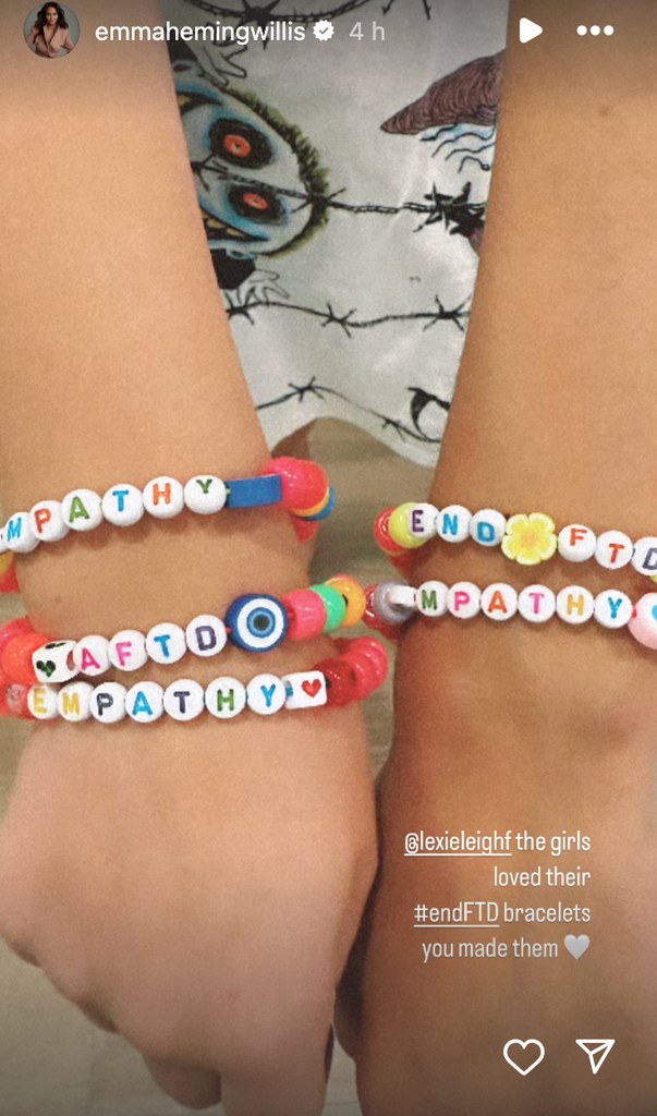 Emma and Bruce's daughters Mabel and Evelyn wore bracelets dedicated to their dad 