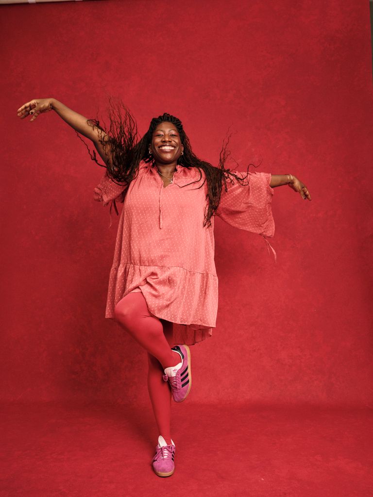 Ateh Jewel posant pour la soirée Power List de HELLO! à Londres 