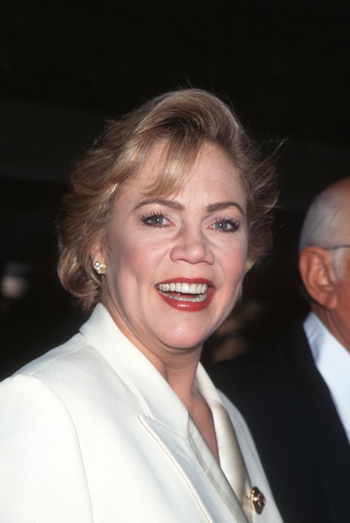 Kathleen Turner with short hair 